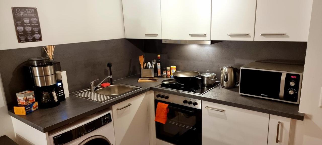 Business Apartment Mit Kuche Fur 1-3 +Netflx+5G Wlan Nahe Der Mhh Im Industrial Design Hannover Exteriör bild