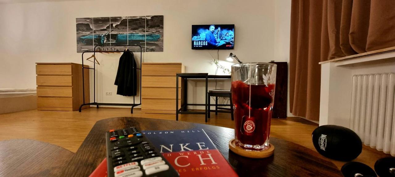 Business Apartment Mit Kuche Fur 1-3 +Netflx+5G Wlan Nahe Der Mhh Im Industrial Design Hannover Exteriör bild