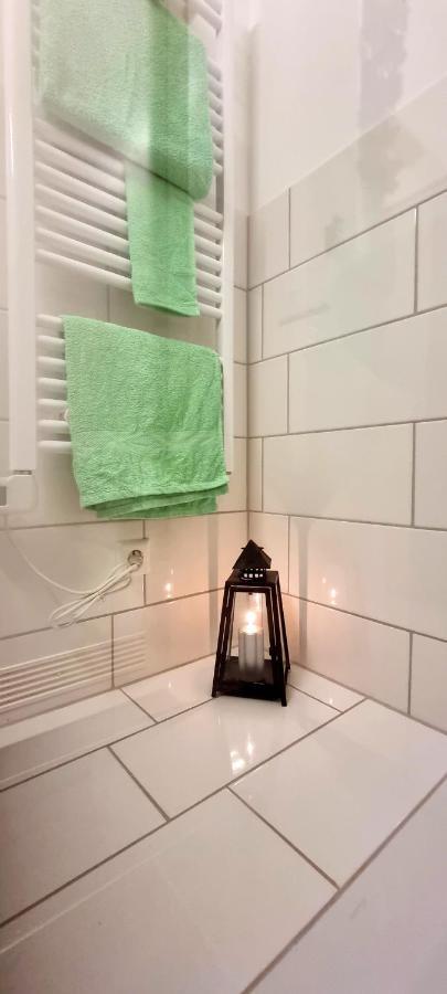 Business Apartment Mit Kuche Fur 1-3 +Netflx+5G Wlan Nahe Der Mhh Im Industrial Design Hannover Exteriör bild
