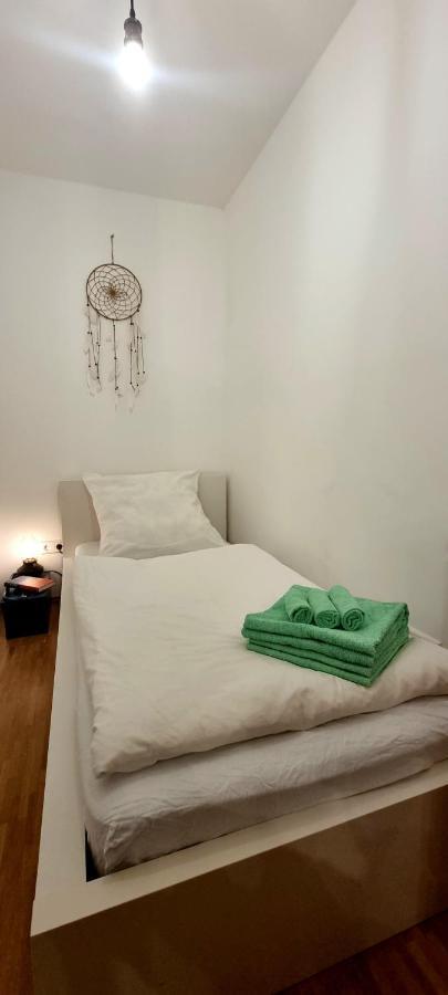 Business Apartment Mit Kuche Fur 1-3 +Netflx+5G Wlan Nahe Der Mhh Im Industrial Design Hannover Exteriör bild