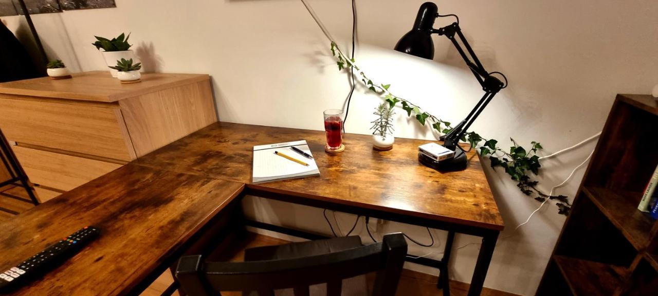 Business Apartment Mit Kuche Fur 1-3 +Netflx+5G Wlan Nahe Der Mhh Im Industrial Design Hannover Exteriör bild