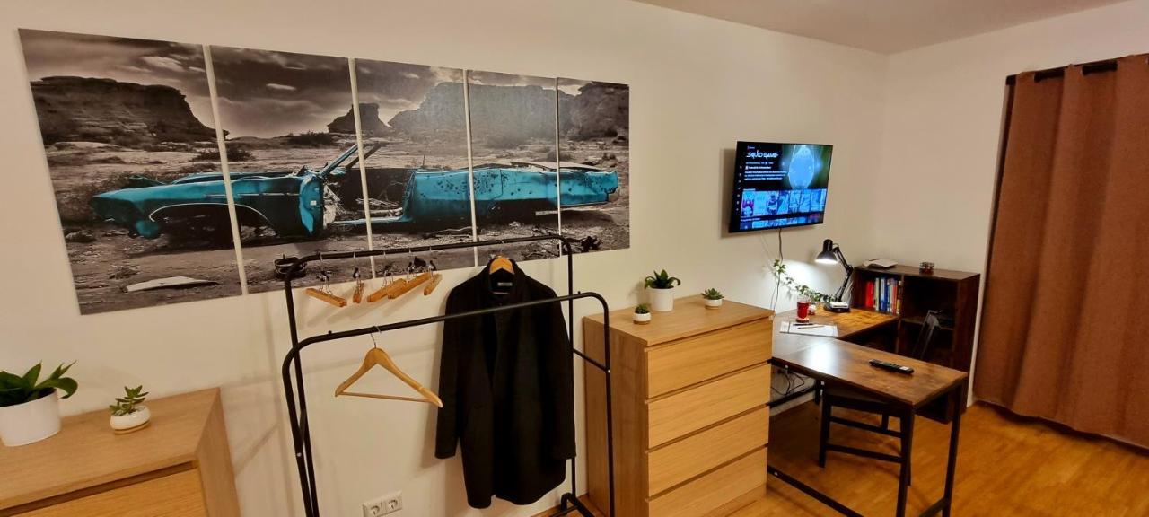 Business Apartment Mit Kuche Fur 1-3 +Netflx+5G Wlan Nahe Der Mhh Im Industrial Design Hannover Exteriör bild